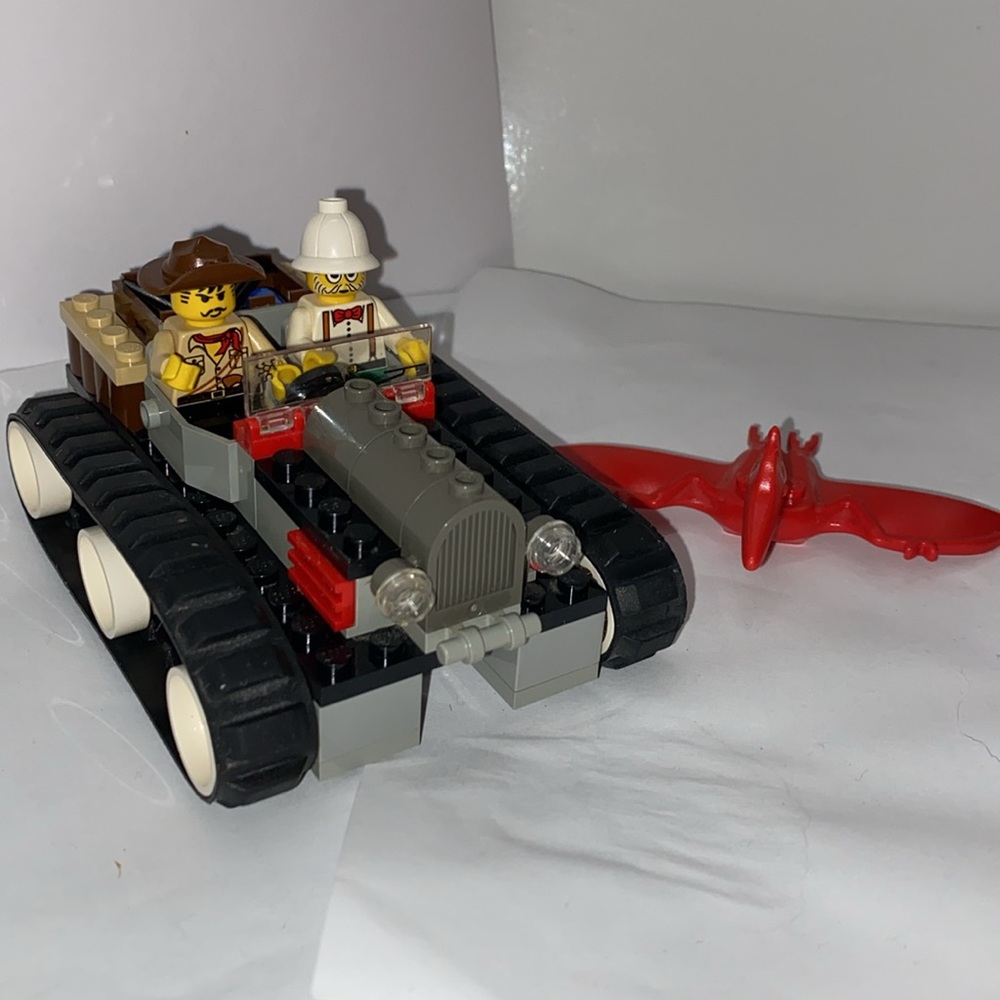 2000 Lego Adventurers: Dino Island #5934 Track Master
